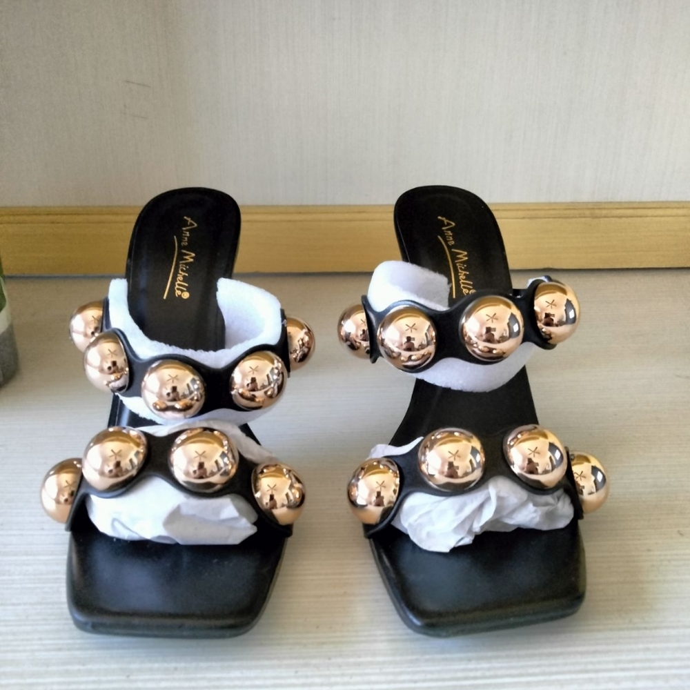 Anne Michelle heels